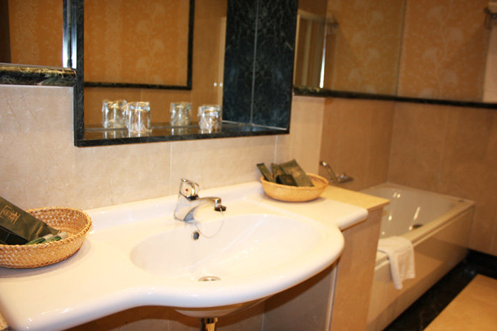 Hotel La Vega Аройо де ла Енкомиенда Екстериор снимка